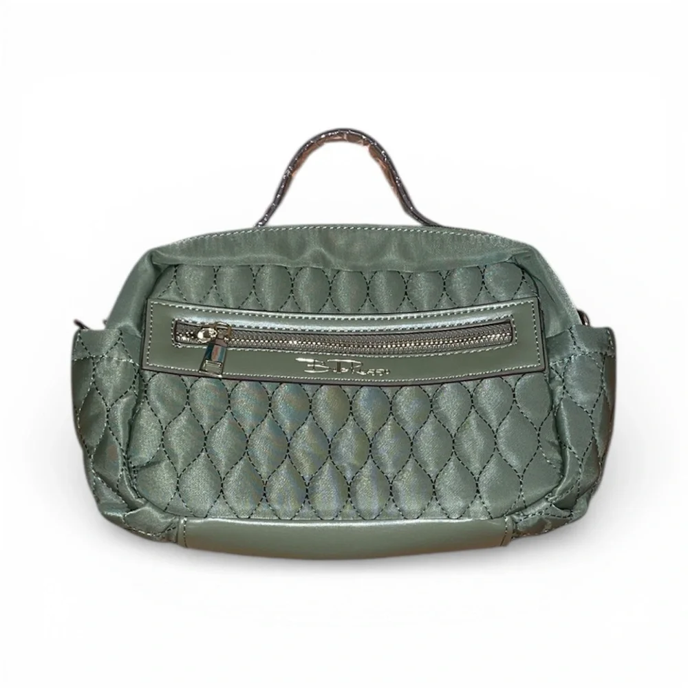 Bella Russo green toiletry bag